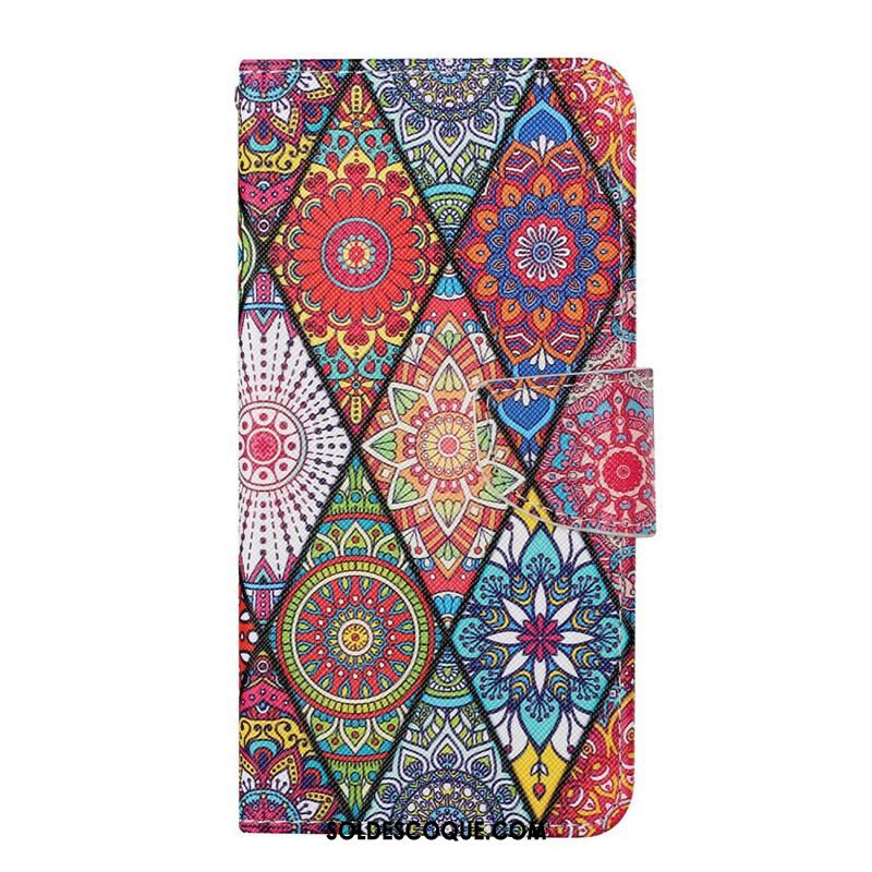 Housse iPhone 13 Pro Patchwork avec Lanière